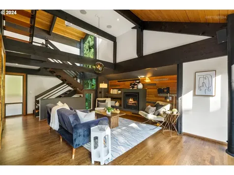 5220 Sw Northwood Avenue Portland OR 97239