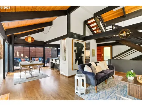 5220 Sw Northwood Avenue Portland OR 97239