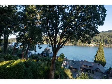 3520 Upper Drive Lake Oswego OR 97035