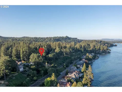 3520 Upper Drive Lake Oswego OR 97035