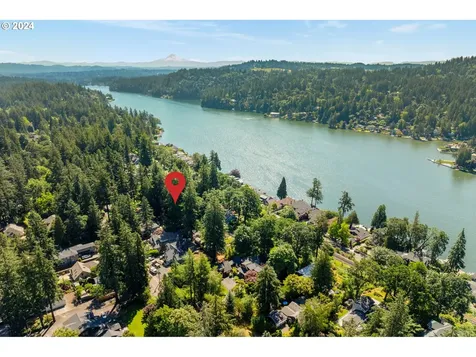 3520 Upper Drive Lake Oswego OR 97035