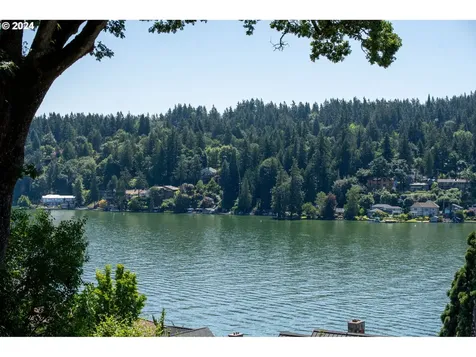 3520 Upper Drive Lake Oswego OR 97035