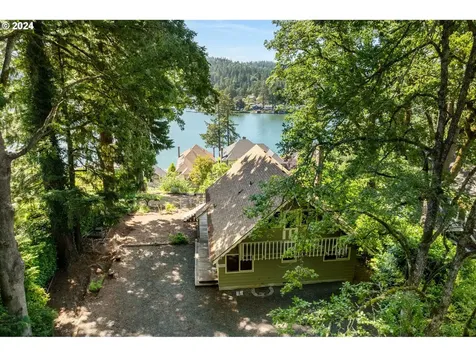 3520 Upper Drive Lake Oswego OR 97035