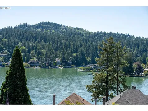 3520 Upper Drive Lake Oswego OR 97035