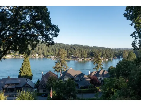 3520 Upper Drive Lake Oswego OR 97035