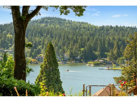 3520 Upper Drive Lake Oswego OR 97035