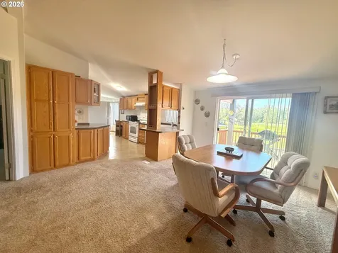 843 Stearns Lane Oakland OR 97462