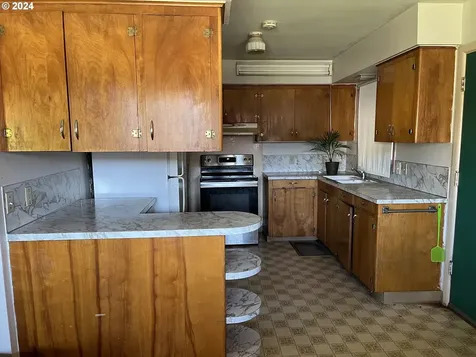 2504 Se 80th Avenue Portland OR 97206