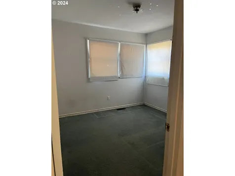 2504 Se 80th Avenue Portland OR 97206