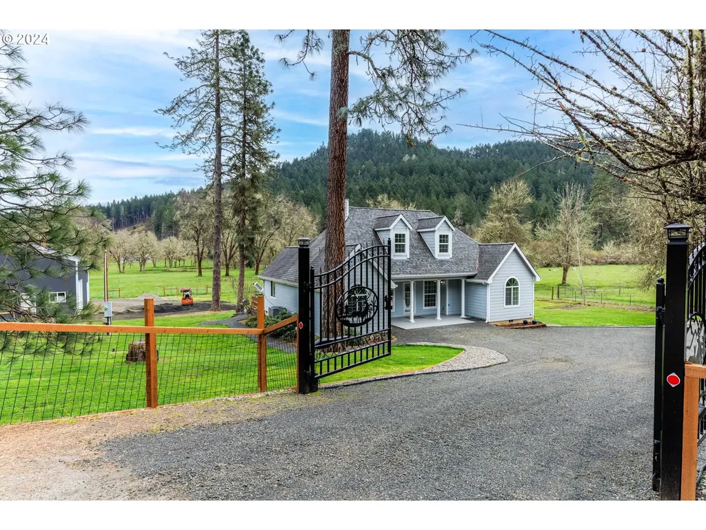 1764 Larson Road Roseburg OR 97471