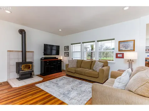 1764 Larson Road Roseburg OR 97471