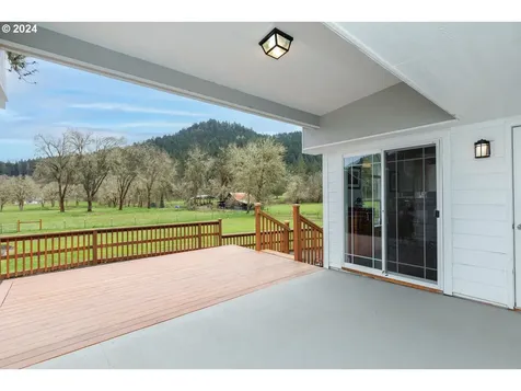 1764 Larson Road Roseburg OR 97471