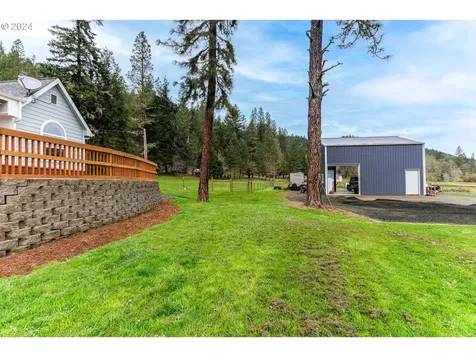 1764 Larson Road Roseburg OR 97471