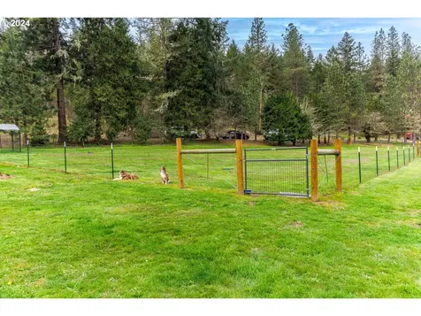 1764 Larson Road Roseburg OR 97471