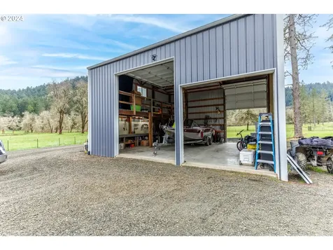 1764 Larson Road Roseburg OR 97471