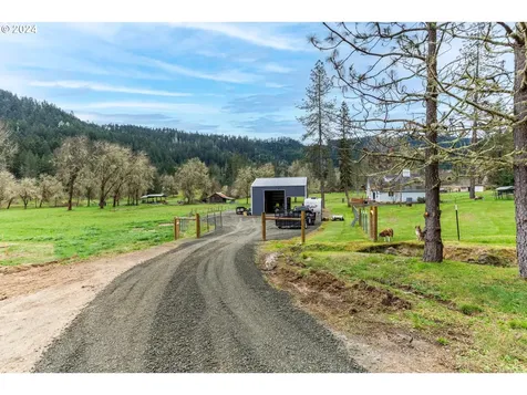 1764 Larson Road Roseburg OR 97471