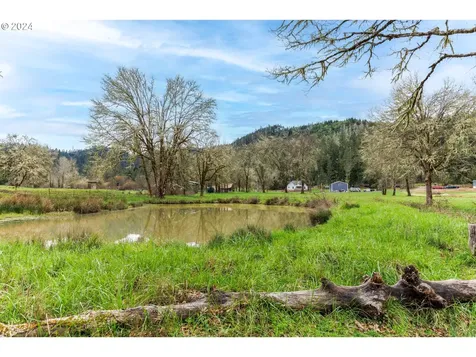 1764 Larson Road Roseburg OR 97471