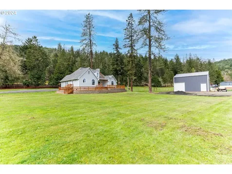 1764 Larson Road Roseburg OR 97471