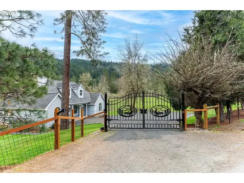 1764 Larson Road Roseburg OR 97471