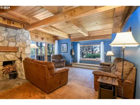 6101 NE Oar Drive Lincoln City OR 97367