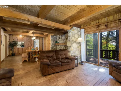 6101 NE Oar Drive Lincoln City OR 97367