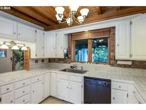 6101 NE Oar Drive Lincoln City OR 97367