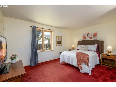 6101 NE Oar Drive Lincoln City OR 97367