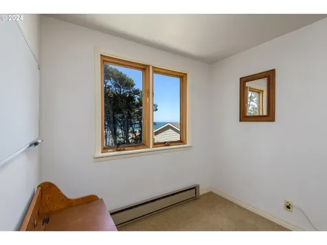 6101 NE Oar Drive Lincoln City OR 97367