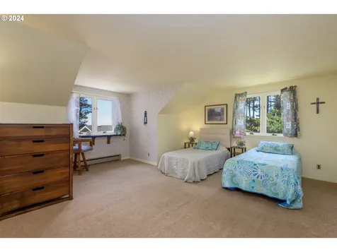 6101 NE Oar Drive Lincoln City OR 97367