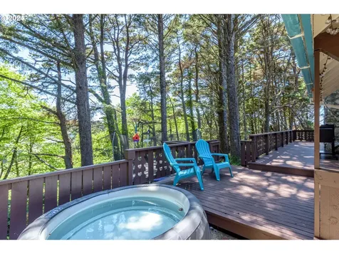 6101 NE Oar Drive Lincoln City OR 97367