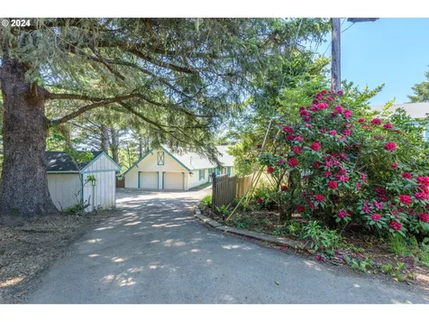 6101 NE Oar Drive Lincoln City OR 97367