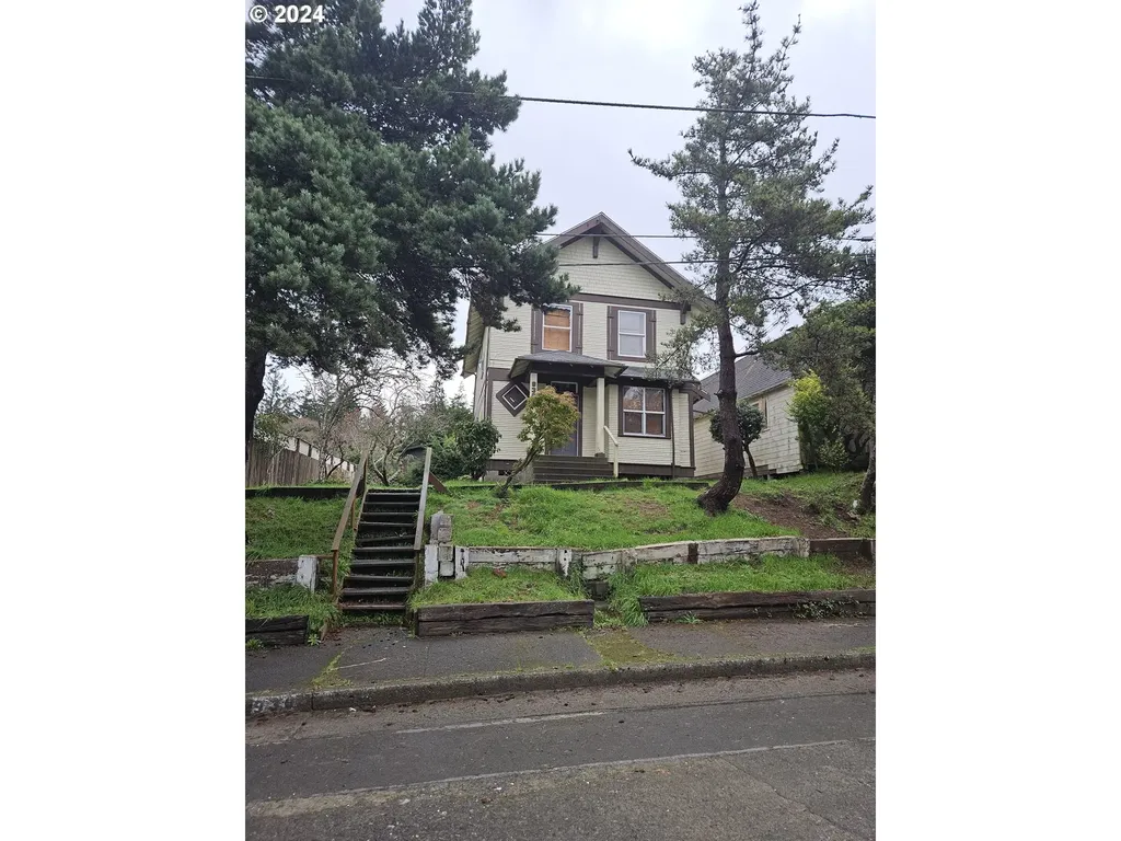 930 N 9th Street Coos Bay OR 97420