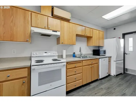 12450 SW Fischer Road Portland OR 97224