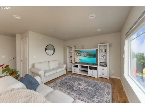 1020 Ne Granite Ridge Street Roseburg OR 97470