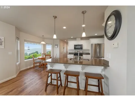 1020 Ne Granite Ridge Street Roseburg OR 97470