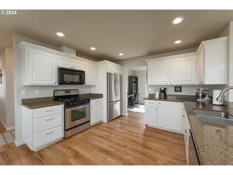 1020 Ne Granite Ridge Street Roseburg OR 97470