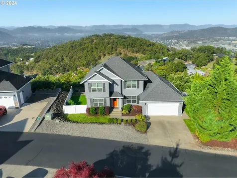 1020 Ne Granite Ridge Street Roseburg OR 97470