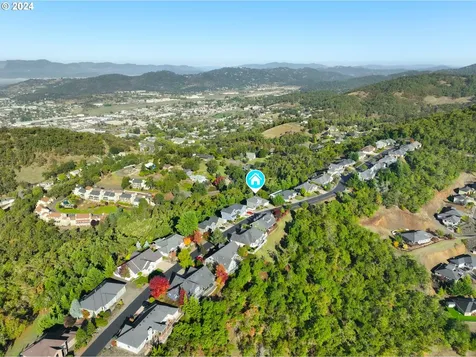 1020 Ne Granite Ridge Street Roseburg OR 97470