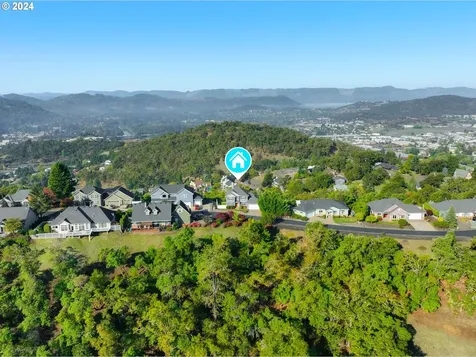 1020 Ne Granite Ridge Street Roseburg OR 97470
