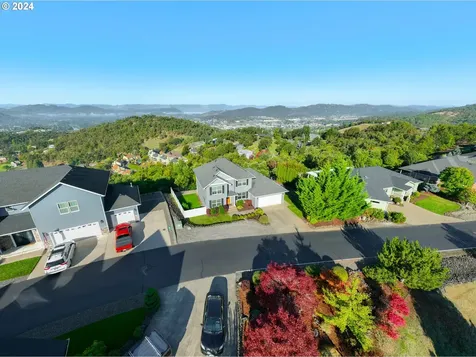 1020 Ne Granite Ridge Street Roseburg OR 97470