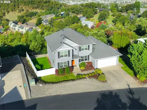 1020 Ne Granite Ridge Street Roseburg OR 97470