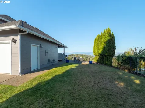 1020 Ne Granite Ridge Street Roseburg OR 97470
