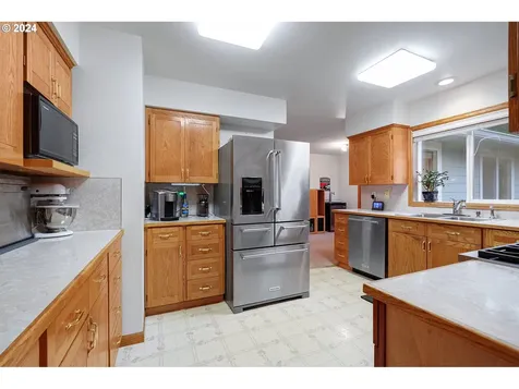 16133 S Camellia Court Oregon City OR 97045