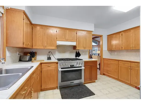 16133 S Camellia Court Oregon City OR 97045