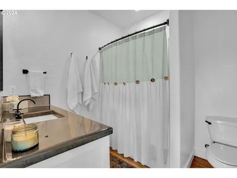 1791 Nw Lincoln Loop Lincoln City OR 97367