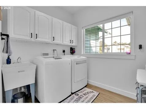 1791 Nw Lincoln Loop Lincoln City OR 97367