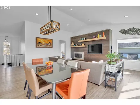 1791 Nw Lincoln Loop Lincoln City OR 97367
