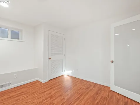 8025 SW 6th Avenue Portland OR 97219