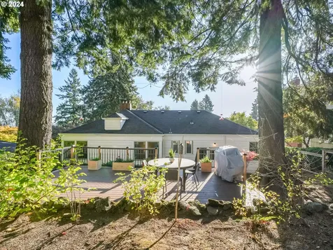 8025 SW 6th Avenue Portland OR 97219