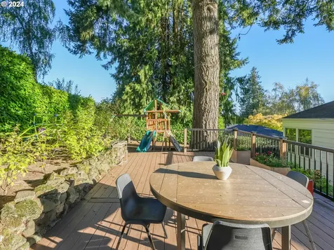 8025 SW 6th Avenue Portland OR 97219